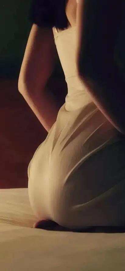 漂亮女邻居夹得好紧好爽
